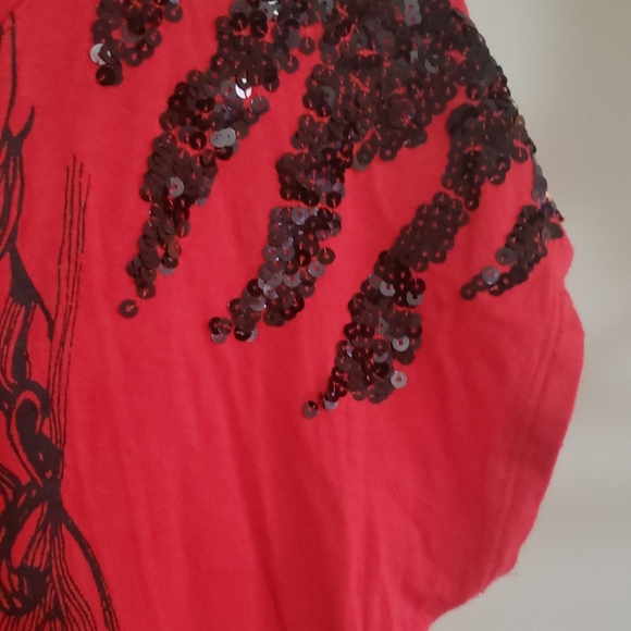 Red top - Picture 3 of 5